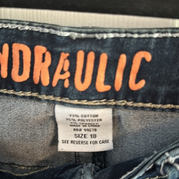 Hydraulic Jean Capris - 18 - BOOTY friendly! - Picture 3 of 6